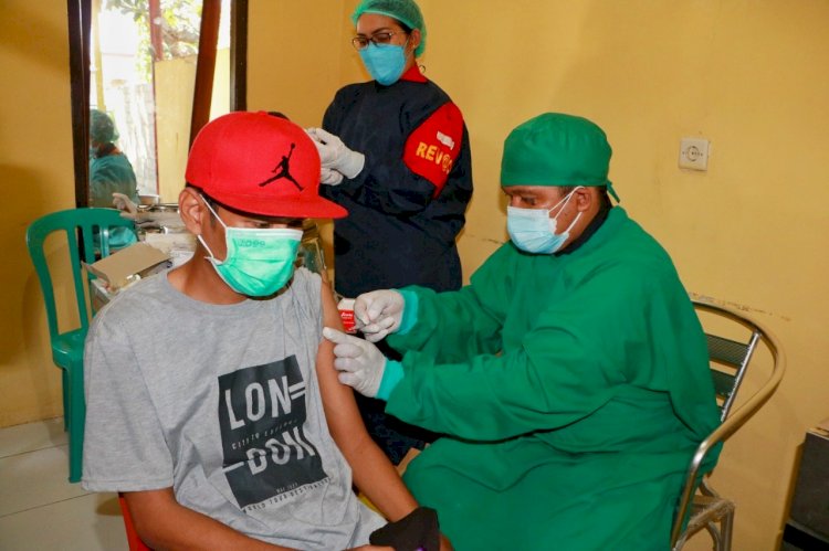 Terapkan Prokes, Biddokkes Polda Gelar Vaksinasi Tahap II di Klinik Turangga