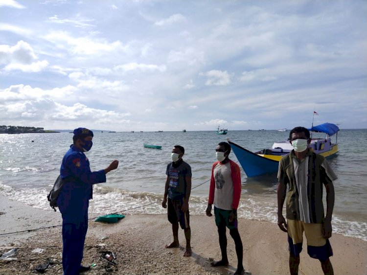 Sambang Pesisir, Personil Ditpolairud Polda NTT Imbau Nelayan NBS selalu Terapkan Pola Hidup Sehat dalam Beraktifitas