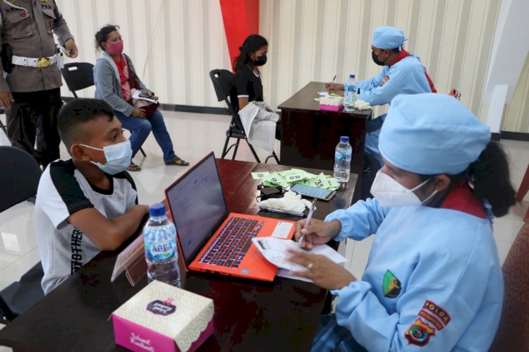 Wujud Pengabdian 25 Tahun Untuk Negeri,  Alumni AKABRI 96 Polda NTT Gelar Kegiatan Pelayanan Vaksinasi Untuk Masyarakat