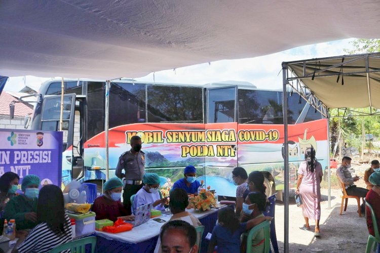 Sambut HUT Lalulintas Polri ke-66, Ditlantas Polda NTT Gelar Pelayanan Vaksinasi Keliling Menggunakan Mobil Senyum Siaga Covid-19 di Oebufu