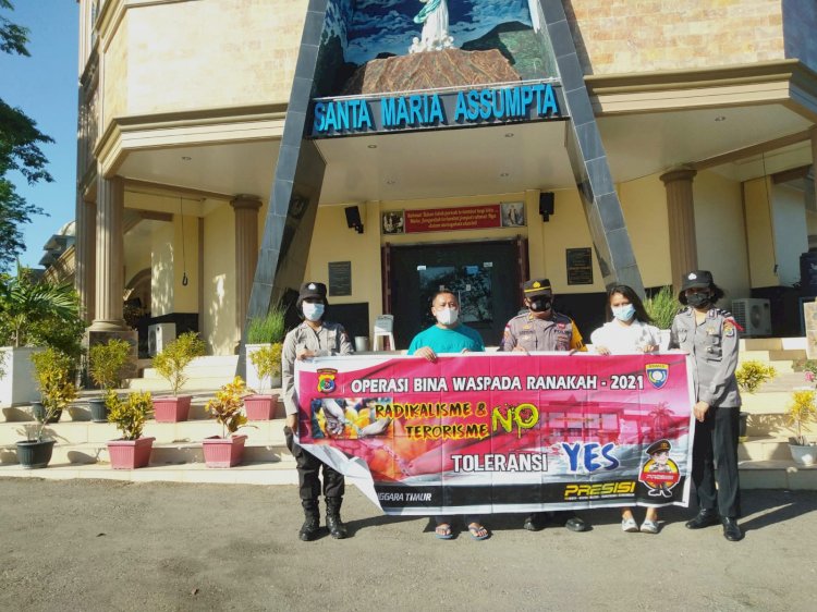 OPS Bina Waspada Ranakah 2021, Personel Ditbinmas Polda NTT Beri Imbauan Kepada Jemaat di Sejumlah Gereja