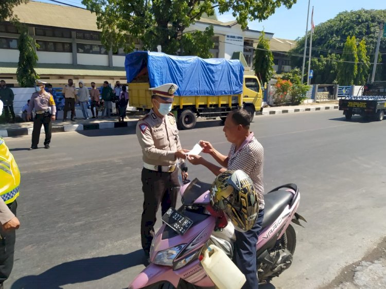 Ops Patuh Ranakah di Kota Kupang, Sejumlah Pengendara Diberikan Masker