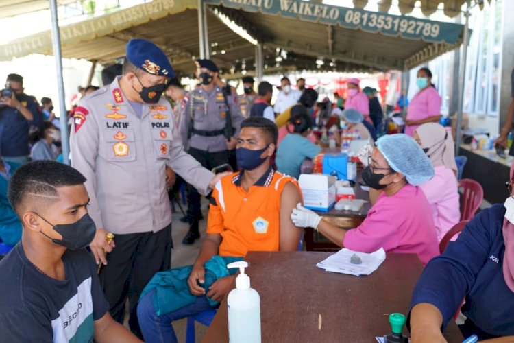 Tinjau Pelaksanaan Vaksinasi di Polres Sumba Barat Daya, Kapolda NTT Imbau Masyarakat Tetap Taat Prokes