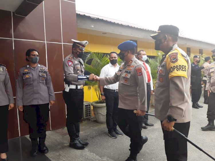 Kepada Personil Polres Sumba Barat, Kapolda NTT Ingatkan Untuk Tetap Menjaga Etika Profesi dan Institusi