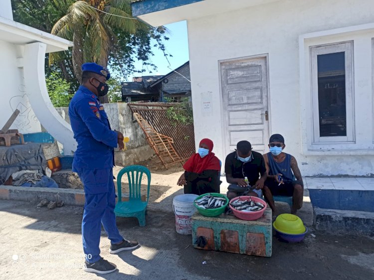 Cegah Terjadinya Gangguan Kamtibmas, Personil Ditpolairud Polda NTT Rutin Gelar Patroli Imbau di Wilayah Pesisir Waigapu