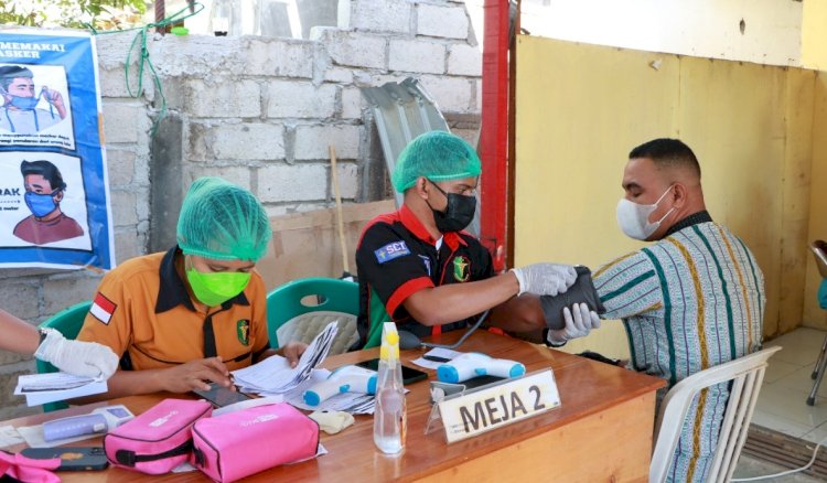 Gelar Vaksinasi di Klinik Turangga, Tim Vaksinator Biddokkes Polda NTT Layani Vaksinasi Tahap I dan II