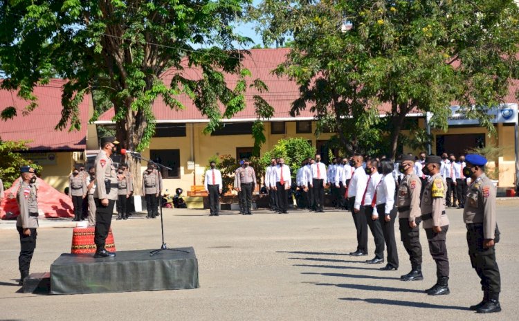 Pemberian Penghargaan Kepada PNPP, Kapolda NTT : Jadikan Momen ini Sebagai Titik Awal Dalam Meningkatkan Kinerja