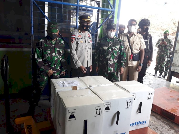 13.455 Vial Pfiser tiba lagi Siang ini di Kupang, Dikawal Ketat oleh Personel Polri dan TNI