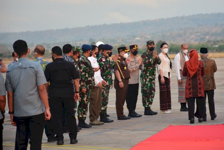 Wakil Presiden RI dan Ibu Hj. Wury Ma'ruf Amin Tinggalkan Kupang Diantar Kapolda NTT Bersama Forkopimda