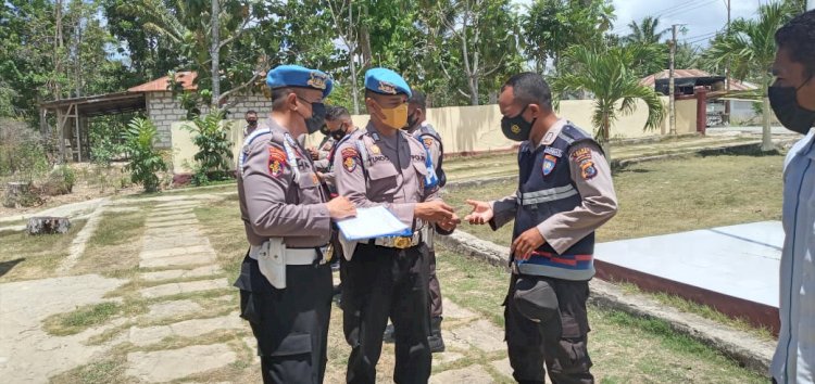 Agar Lebih Optimal Dalam Memberikan Pelayanan, Provost Polda NTT Periksa Sikap Tampang Anggota Polsek Amabi Oefeto Timur