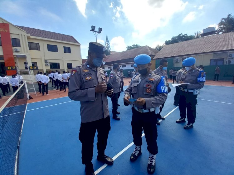 Provost Polda NTT Gelar Pemeriksaan Kelengkapan dan Sikap Tampang Personel di Dua Satker Polda NTT