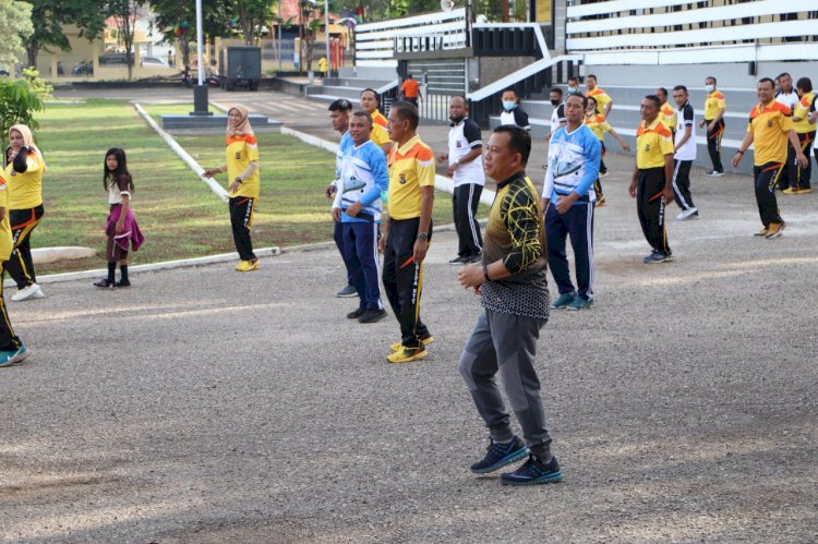 Jaga Kesahatan, Kapolda NTT Berolahraga Bersama Para Pejabat Utama Polda NTT