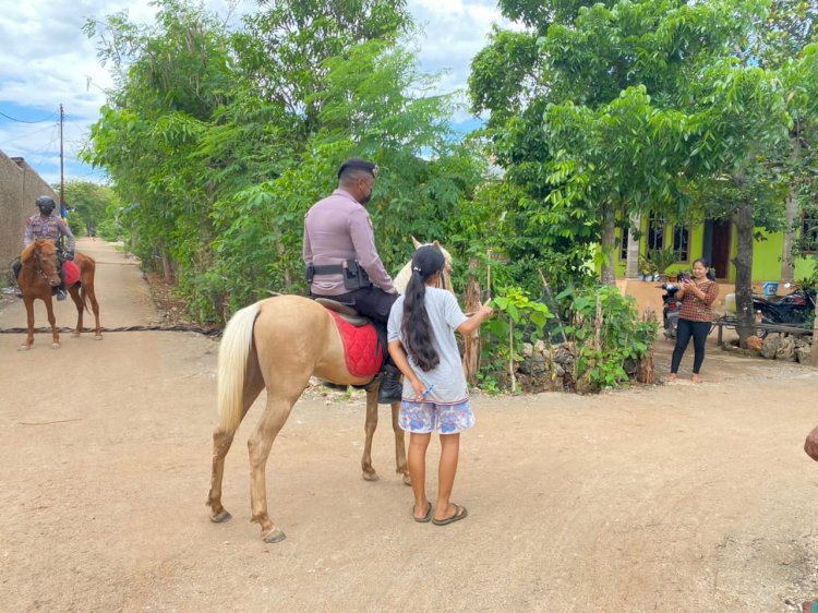 Patroli Berkuda Ditsamapta Polda NTT Dapat Perhatian dari Masyarakat