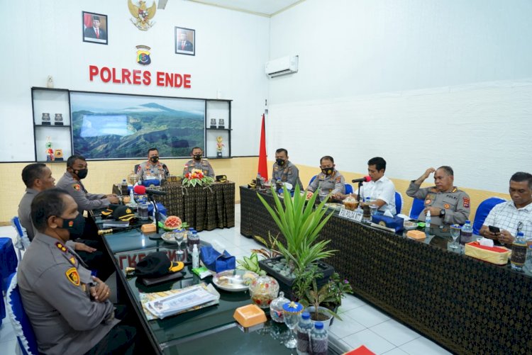 Pimpin Anev Situasi Kamtibmas Bersama Empat Kapolres Pulau Flores, Kapolda NTT: Antisipasi Bencana Alam di Musim Penghujan