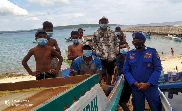 Optimalkan Penggunaan Masker, Personel Ditpolairud Polda Imbau Warga Rote Ndao Gunakan dalam Setiap Aktivitas