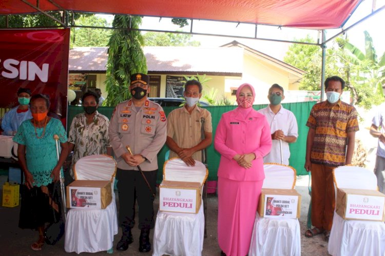 Dapat Pelayanan Vaksin dan Tali Asih, Penyandang Disabilitas Di Sumba Timur Merasa Bersyukur dan Sampaikan Terimakasih Kepada Kapolda NTT