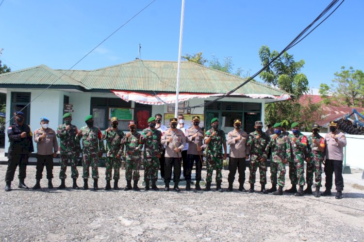 Keakraban Terlihat Saat Kapolda NTT Menyapa Para Personel Koramil 1601-05/Kota Waingapu Sumba Timur