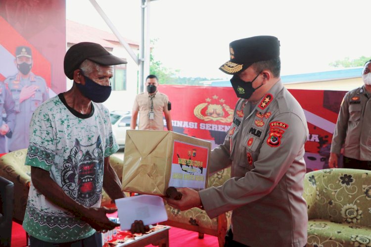 Gerai Pelayanan Vaksinasi Serentak di Mapolres TTS,  Kapolda NTT berikan Ribuan Bansos