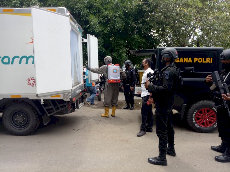 Pemerintah Distribusikan 49.280 Vial Coronavac Bagi Provinsi NTT, Personel Polda NTT Kawal Ketat