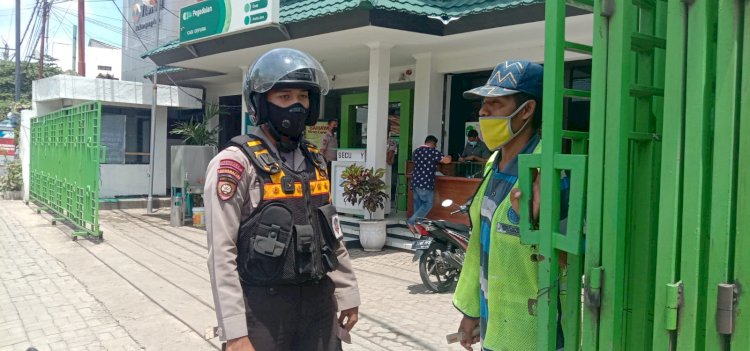 Sambangi Warga, Tim Patroli Turjawali Polda NTT Beri Pesan Kamtibmas dan Imbau Prokes