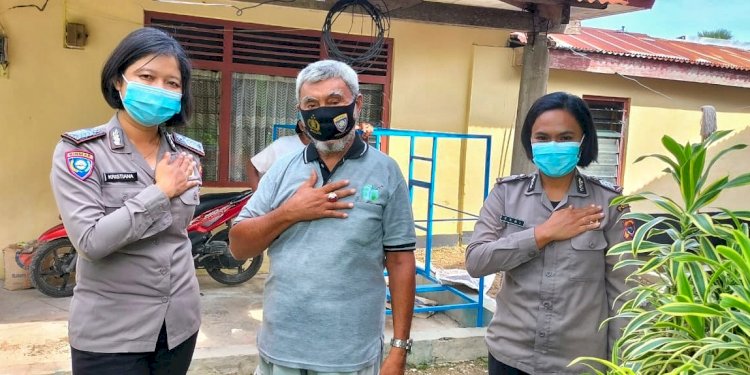 Wujud Upaya Polri dalam Menekan Laju Penyebaran Covid-19, Personel Ditbinmas Ingatkan Warga Pentingnya Prokes dan Bagikan Masker Gratis