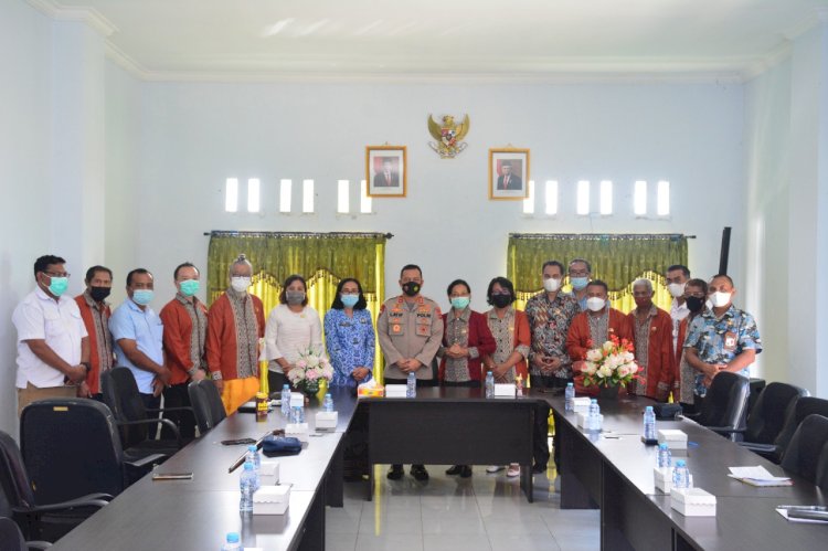 Silaturahmi Sekaligus Pamit Ke FKUB Provinsi NTT, Kapolda NTT Berpesan untuk Terus Lakukan Kontrol Sosial terhadap Masyarakat