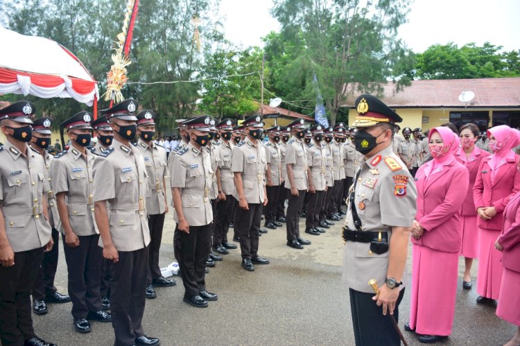 230 Orang Dilantik Menjadi Bintara Polri  di SPN Polda NTT, Kapolda NTT Bersyukur Semakin Banyak Putra-Putra terbaik NTT Menjadi Pelindung, Pengayom dan Pelayan Masyarakat