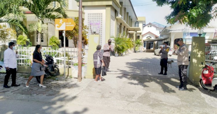 Ibadah Perjamuan Kudus di Gereja, Dijaga Ketat Personel Ops Lilin Ranakah 2021