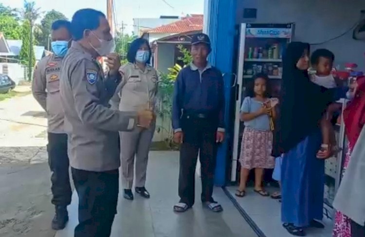 Direktorat Binmas Polda NTT Bagikan Masker Gratis