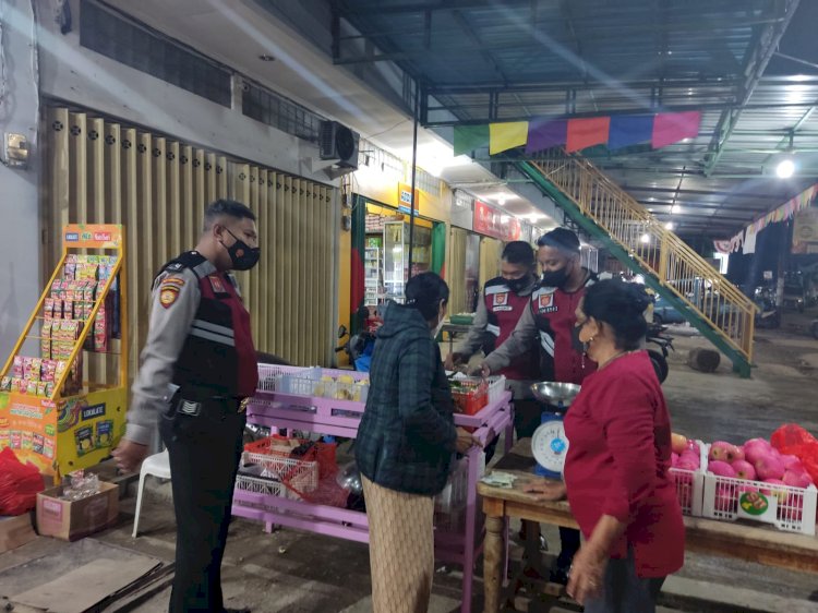 Beri Pesan Kamtibmas, Personel Ditsamapta Polda NTT Gelar Patroli Malam Minggu