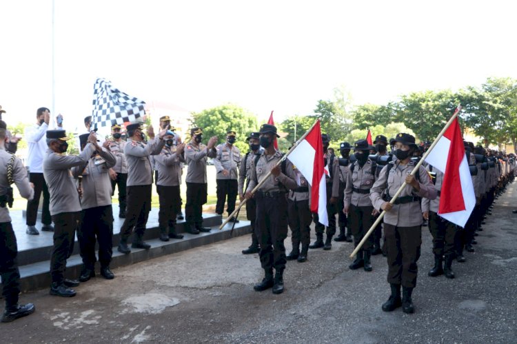 198 Bintara Remaja Ditsamapta Polda NTT Jalani Tradisi Pembaretan, Kapolda NTT :  Kegiatan ini Dalam Rangka Memupuk Jiwa Korsa dan Tingkatkan Motivasi Diri