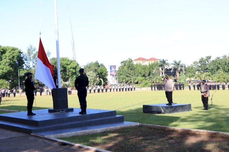 Upacara Bendera Bulanan, Wakapolda NTT : Penting Dilakukan untuk Bangun Karakter Jati Diri dan Beri Inspirasi serta Motivasi bagi Peningkatan  Pengabdian