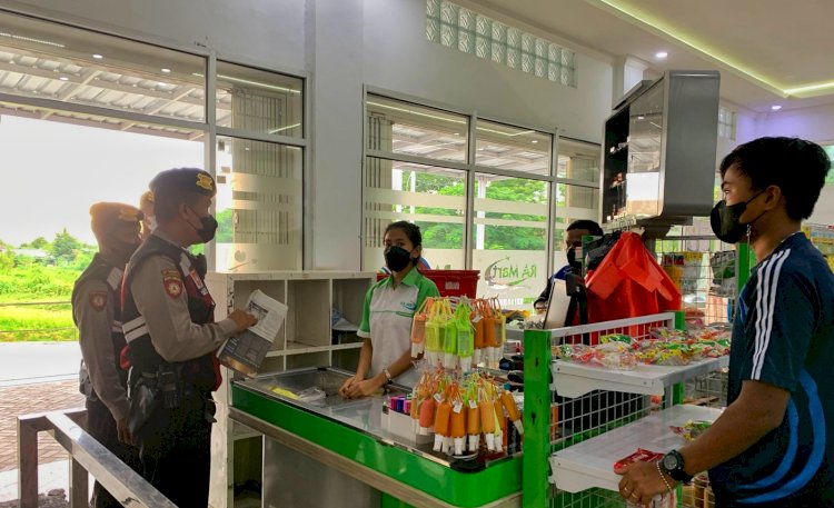 Pastikan Situasi Tetap Kondusif dan Aman dari Penyebaran Covid-19, Turjawali Ditsamapta Polda NTT Patroli Sasar Pertokoan