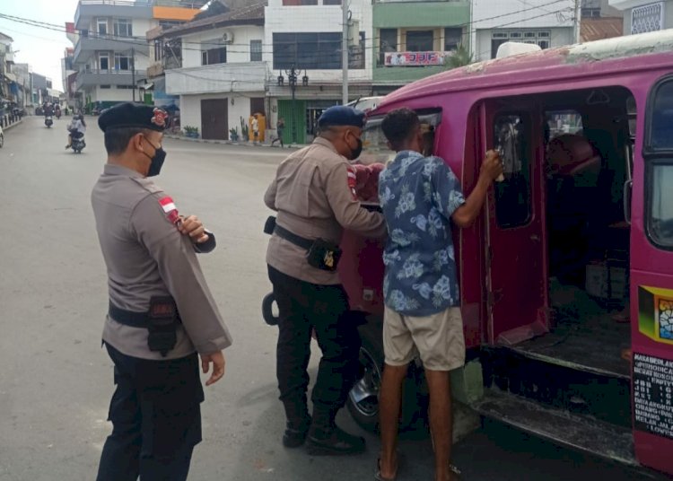 Patroli di Terminal, Personel Satbrimobda NTT Beri Imbauan Prokes