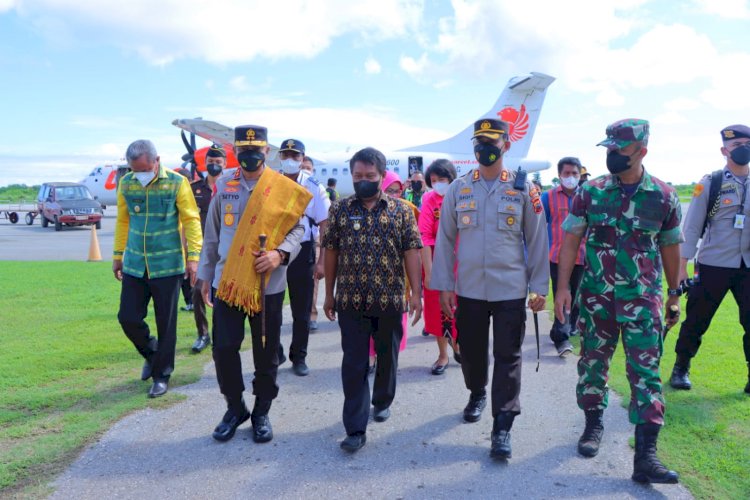 Tiba di Tambolaka, Kapolda NTT Disambut Forkopimda Sumba Barat Daya