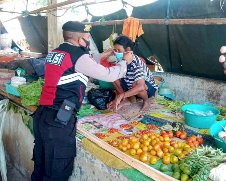 Tegakan Prokes, Satgas III OAN Turangga Sambangi Pasar