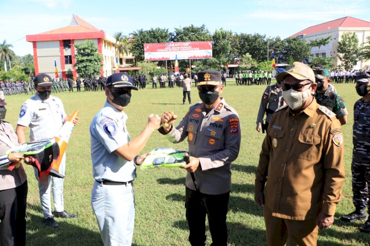 Dukung Operasi Ketupat Turangga 2022, PT. Jasa Raharja Cabang NTT Serahkan Bantuan Perlengkapan Keselamatan Kepada Polda NTT