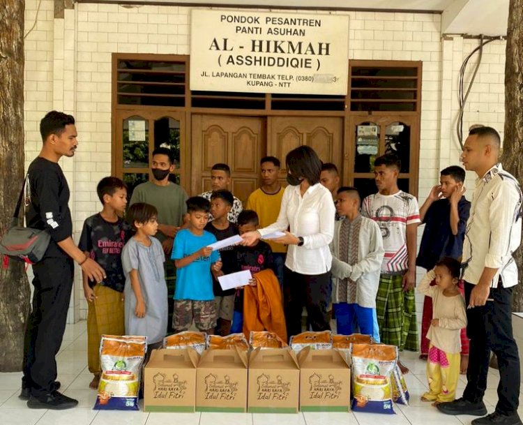 Menyambut Hari Raya Idul Fitri 1443 H, Jajaran Ditreskrimsus Polda NTT Beri Santunan Puluhan Anak Santri