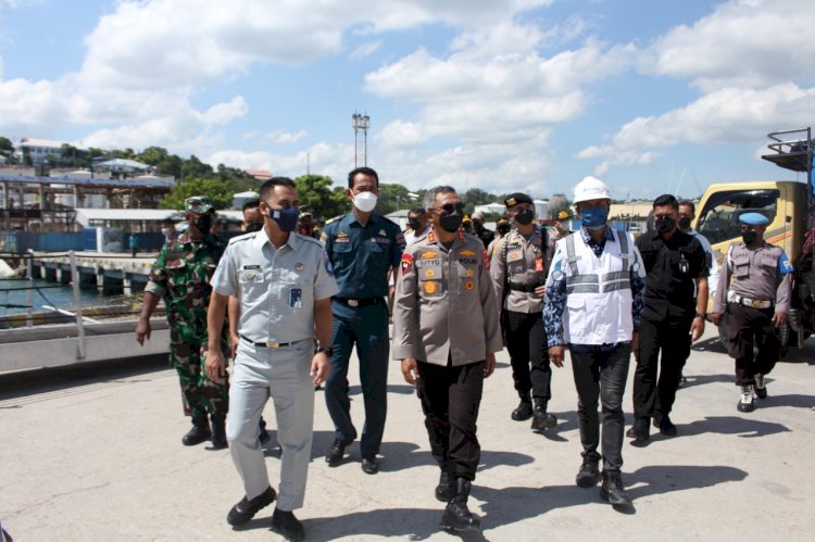 Jelang Hari Raya Idul Fitri 1443 H, Kapolda NTT Tinjau Pos Terpadu Ops Ketupat Turangga 2022 Pelabuhan Tenau Kupang