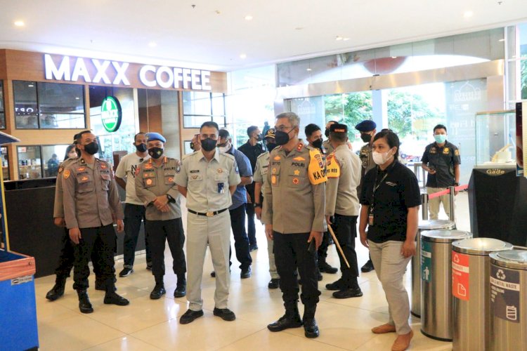 Pastikan Aman dan Nyaman Jelang Idul Fitri 1443 H, Kapolda NTT Meninjau Aktifitas Masyarakat di Lippo Plaza Kupang