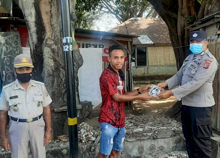 Putus Rantai Penyebaran Covid 19, Personel Ditbinmas Polda NTT Gelar Patroli di Empat Kelurahan Beri Imbauan Prokes