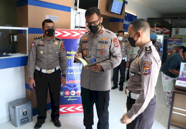 Pastikan Pemenuhan Standar Pelayanan Publik, Wakapolda Kunjungi Ditlantas Polda NTT