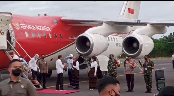 Tiba di Ende, Presiden RI dan Ibu Negara disambut Kapolda NTT Bersama Forkopimda