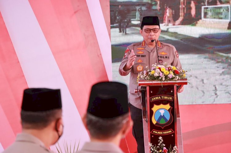 Waka Polri Letakan Batu Pertama Pembangunan Masjid di Kediri