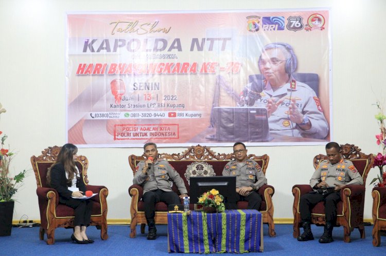 Sambut Hari Bhayangkara Ke-76, Kapolda NTT dan Kapolres Jajaran Hadiri Talk Show di RRI