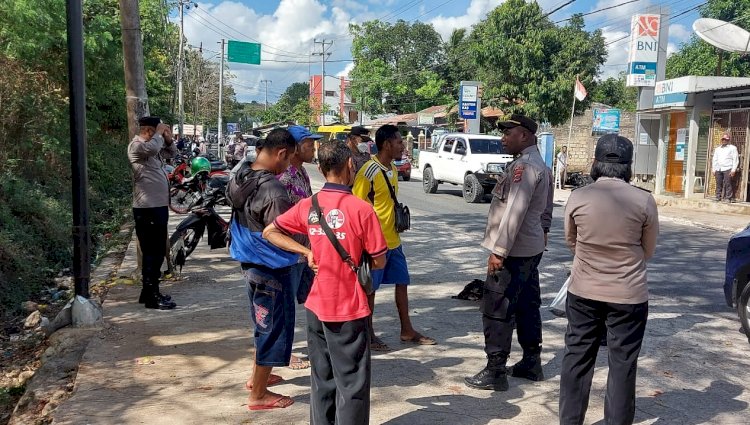 Sambang Dialogis, Anggota Ditbinmas Polda NTT Ajak Warga Jaga Kamtibmas