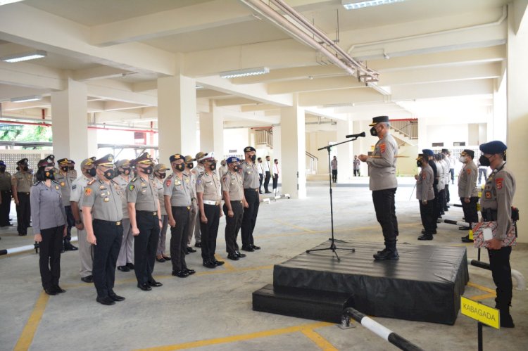 Pimpin Upacara Korps Raport Kenaikan Pangkat Anggota dan ASN, Kapolda NTT Ingatkan untuk Tidak Lupa Bersyukur Kepada Tuhan