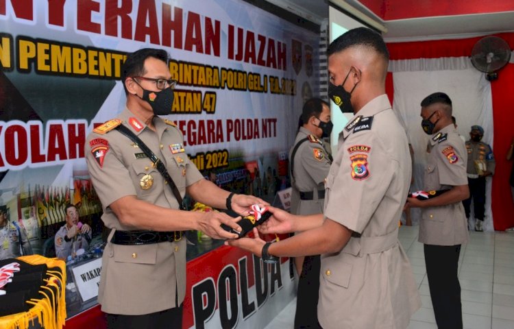 Serahkan Ijazah Kepada 249 Siswa Bintara Polri Angkatan 47, Wakapolda NTT Harap Ilmu Yang Didapatkan Dapat Bermanfaat Dalam Melaksanakan Tugas