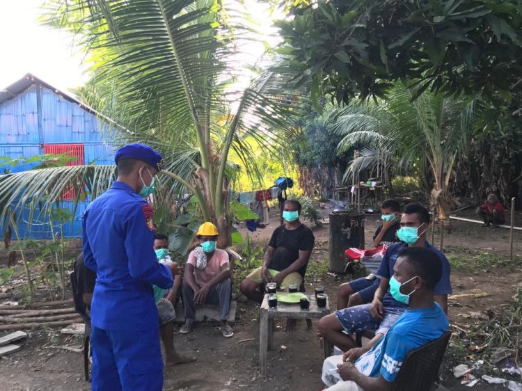 Waspadai Cuaca Buruk, Personel Ditpolairud Polda NTT Imbau Keselamatan Berlayar di Wilayah Pesisir Sumba Timur