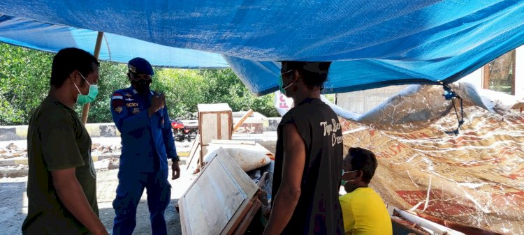 Cegah Cuaca Buruk, Personel Ditpolairud Polda NTT Imbau Keselamatan Berlayar kepada Nelayan Rote Ndao